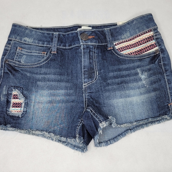 Mudd Embroidered Shorts - Picture 5 of 5